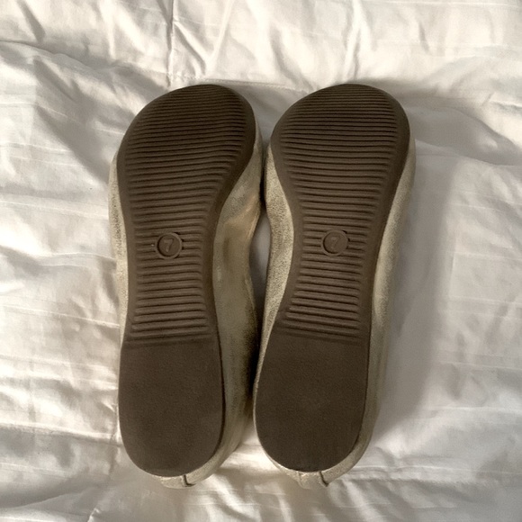 Mossimo Gold Metallic Flats - Picture 8 of 9
